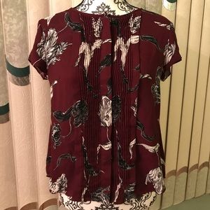 NWOT Banana Republic pleated short sleeve shirt